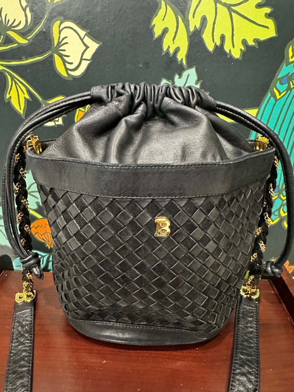 Vintage Bally Black Woven Lambskin Bucket Bag | Mid-1980s | Braided Chain Strap - Picture 7 of 15